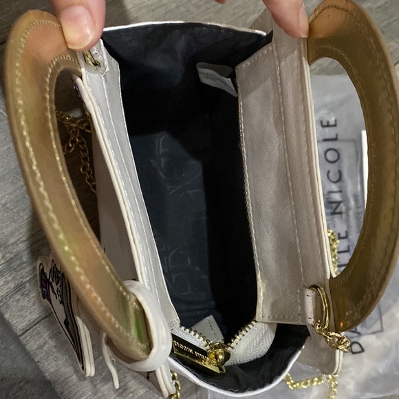 Danielle Nicole Mrs. Potts crossbody - Picture 4 of 5